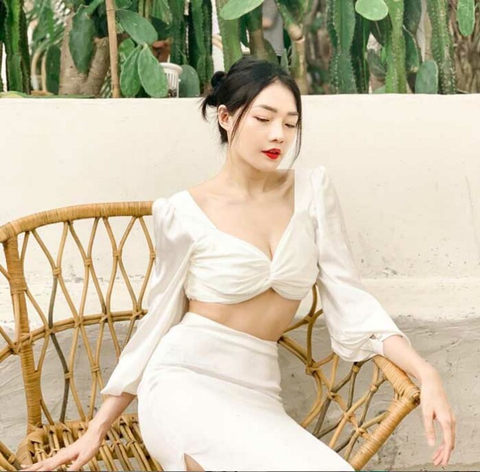hoa-khoi-tiep-vien-hang-khong-duong-thu-thaohoa-khoi-tiep-vien-hang-khong-duong-thu-thao-3 Xinh đẹp - Quyến rũ - Giỏi giang: Có ai khác ngoài Hoa khôi tiếp viên hàng không Dương Thu Thảo