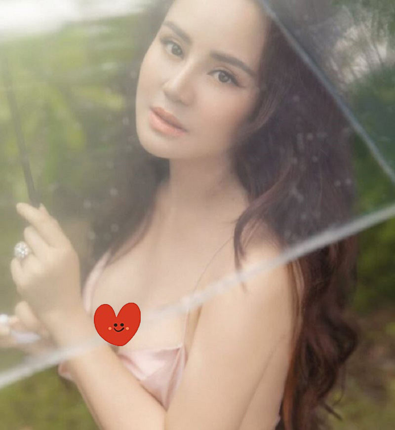 Một số hình ảnh xinh đẹp của nữ ca sĩ "3 con trông mòn con mắt"