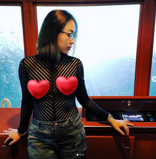 Cô gái thả rông trong câu chuyện là ai? 2