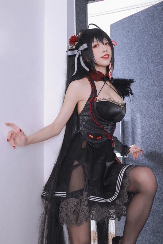 Cosplay Azur Lane Taihou Nuột Nà Gợi Cảm Quá Sexy