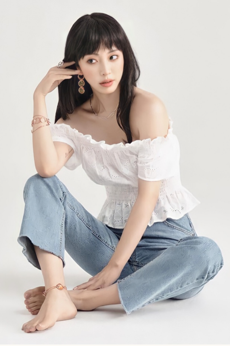 Han Ye Seul áo trắng
