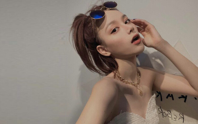 kid-cgai-di-sieu-xe-voi-nhan-sac-cuc-pham-1 Hot Girl Kid Cô Gái Đi Toàn Siêu Xe Với Nhan Sắc Cực Phẩm