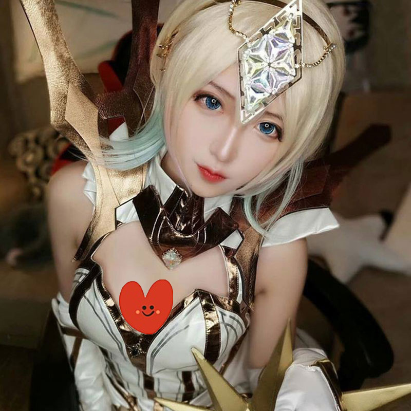 Cosplay Lux