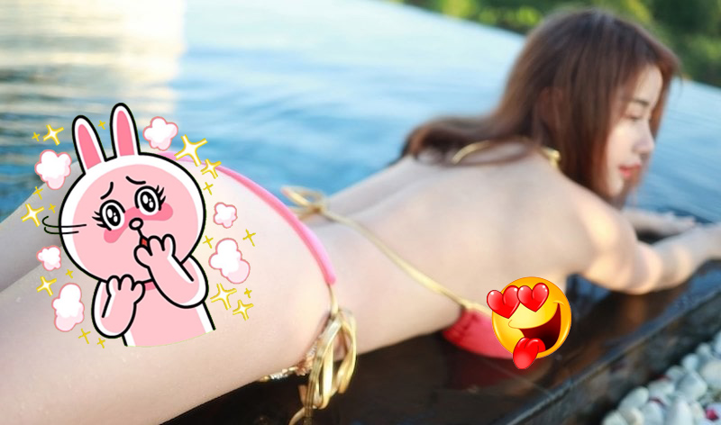 Mia diện bikini khoe ngực khủng, mông tròn, dáng nuột bên hồ bơi 3