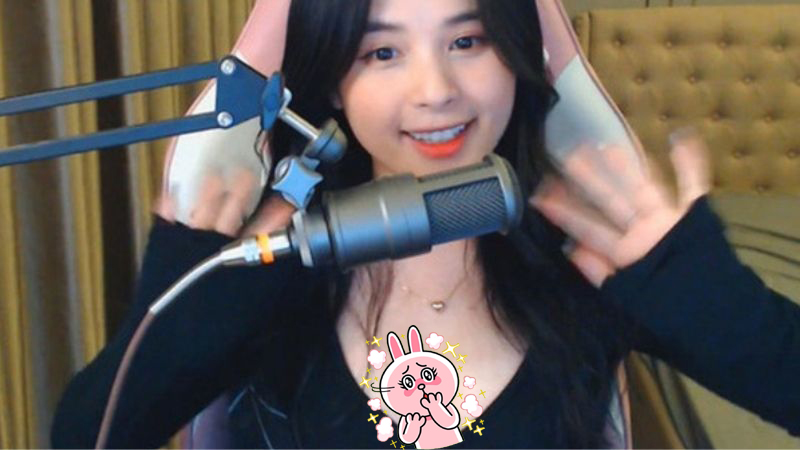 Thảo Nari gây chú ý vì vòng 1 căng đét sau khi tăng cân khiến người hâm mộ khen nức nở thảo nari