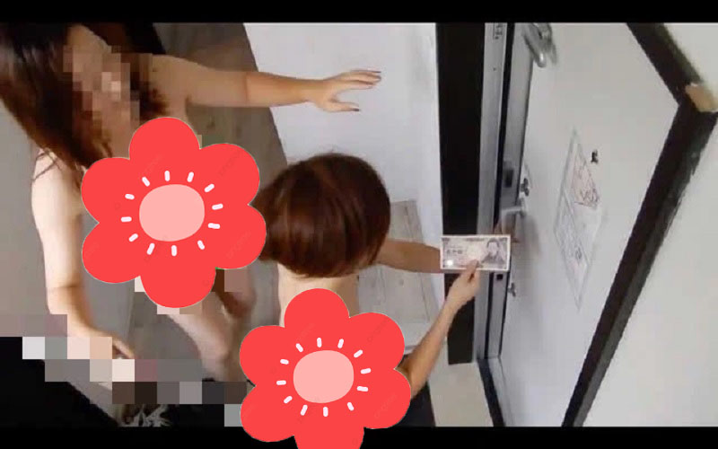 Vòng một luôn là chủ đề được CĐM quan tâm và tạo ra nhiều vụ việc "cuốn hút"