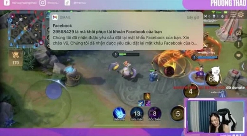MC Phương Thảo mất nick vì không tắt thông báo khi livestream