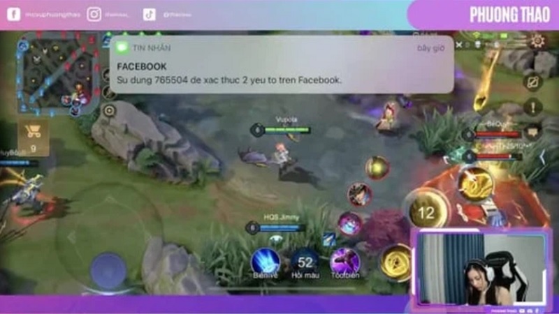 MC Phương Thảo mất nick vì không tắt thông báo khi livestream