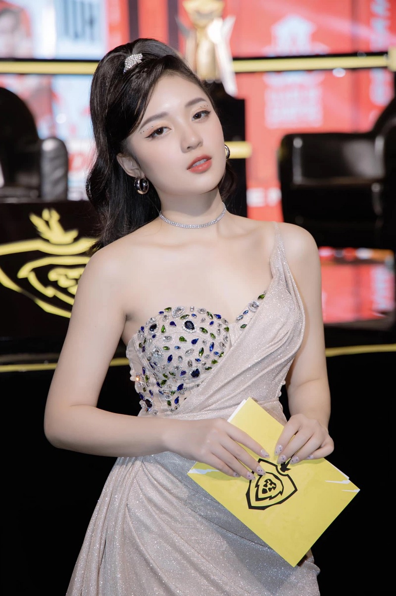 Vài hình ảnh vừa yêu vừa hot của MC Liên Quân Mobile Phương Thảo