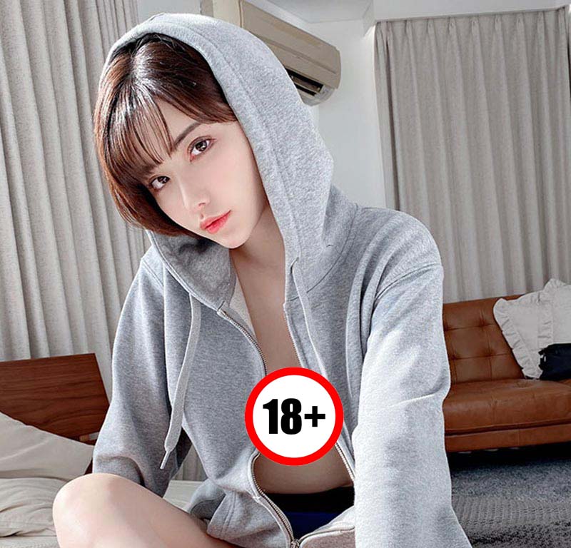 JAV Idol Eimi Fukada bị fan Việt đòi “quà” vì đã “cưng chiều” cô quá nhiều