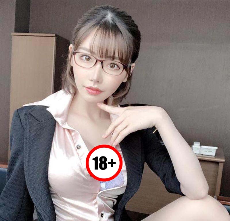 JAV Idol Eimi Fukada bị fan Việt đòi “quà” vì đã “cưng chiều” cô quá nhiều