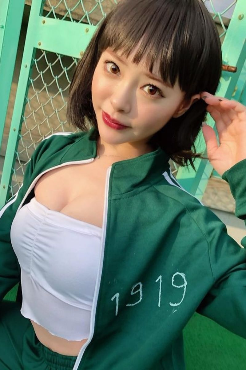 Yuna Idol JAV cosplay Squid Game áo bó sát "sợi chỉ căng"
