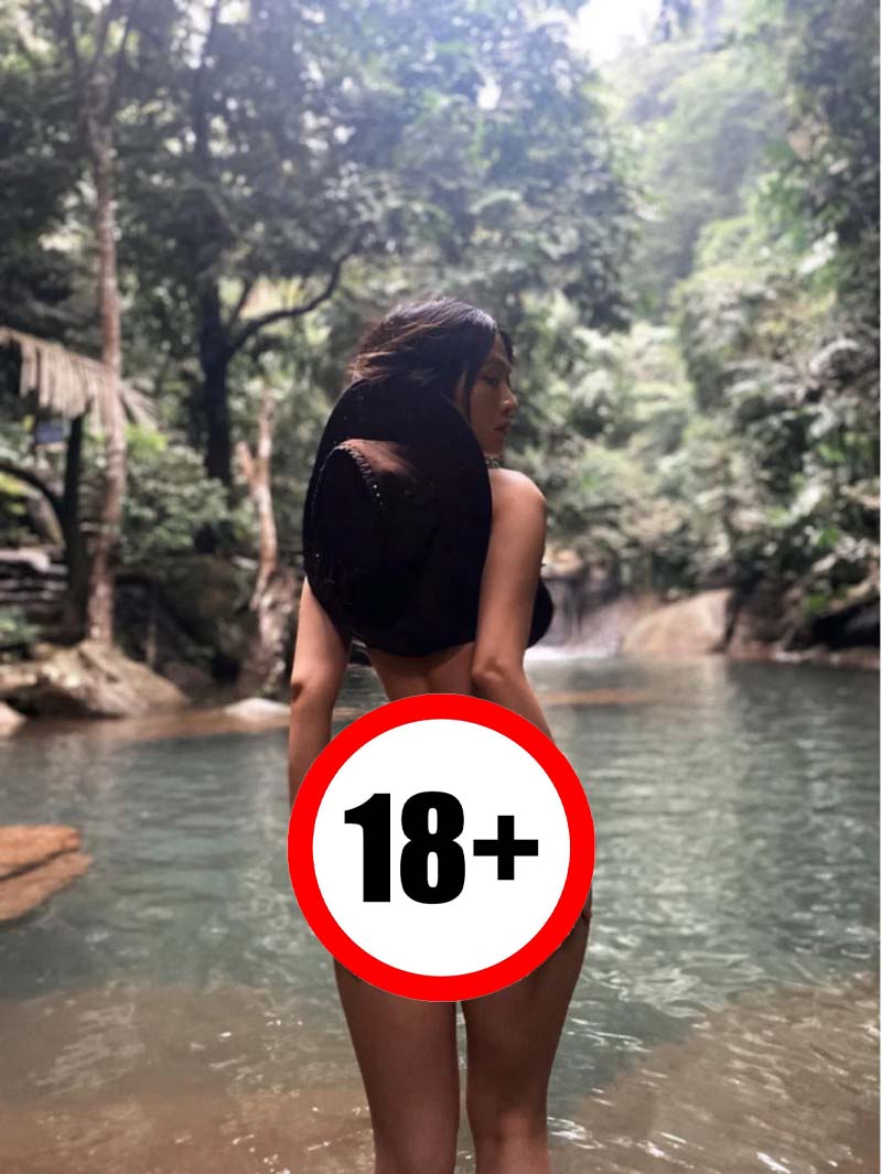 Lê Bống lại đăng ảnh nóng 18+ show hàng khoe vòng 3 "căng mọng" tiếp tục khiến dân mạng "chửi rủa"