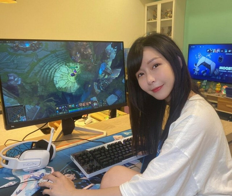 Yunni là nữ streamer đa tài vì chơi được nhiều thể loại game khác nhau