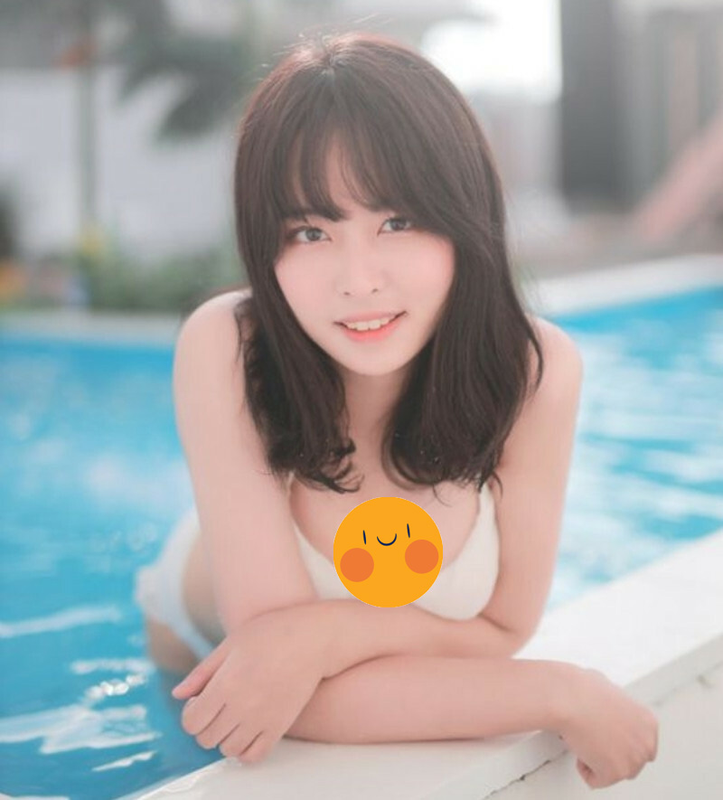 Cô nàng gặp sự cố khi đang thay đồ