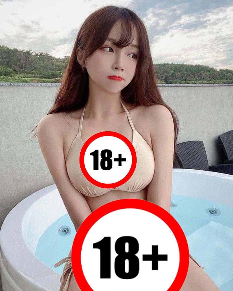 CoCo khoe bikini gợi cảm