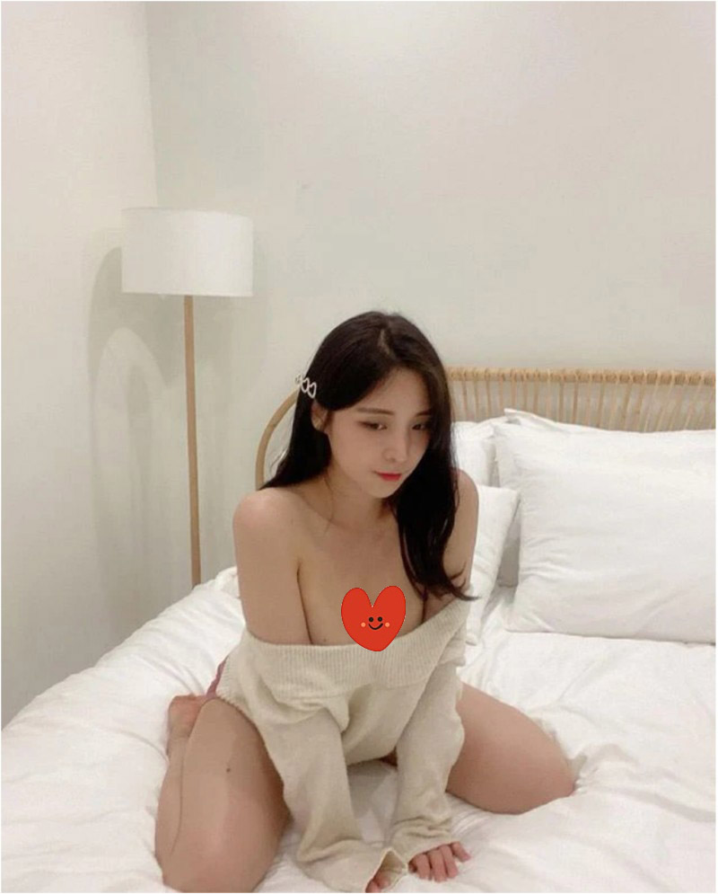 Bất chấp cảnh báo nhạy cảm, hàng loạt nữ streamer Hàn Quốc show hàng khoe 3 vòng “căng đét” Streamer GGotBBang nữ streamer Hàn Quốc show hàng gợi tình