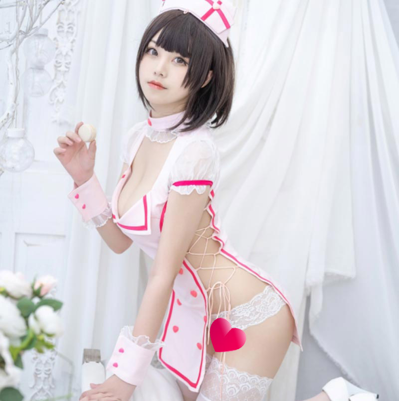 Honey Cat Qiu cosplay y tá xinh đẹp nhưng fan chỉ để ý đến bộ váy cực mlem 1