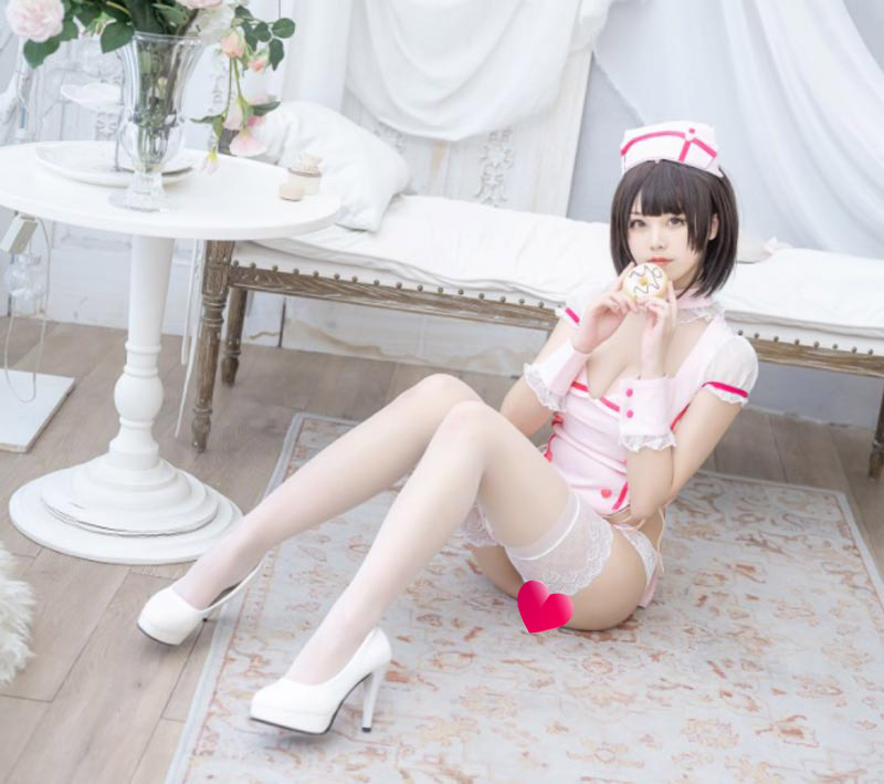 Honey Cat Qiu cosplay y tá xinh đẹp nhưng fan chỉ để ý đến bộ váy cực mlem 7