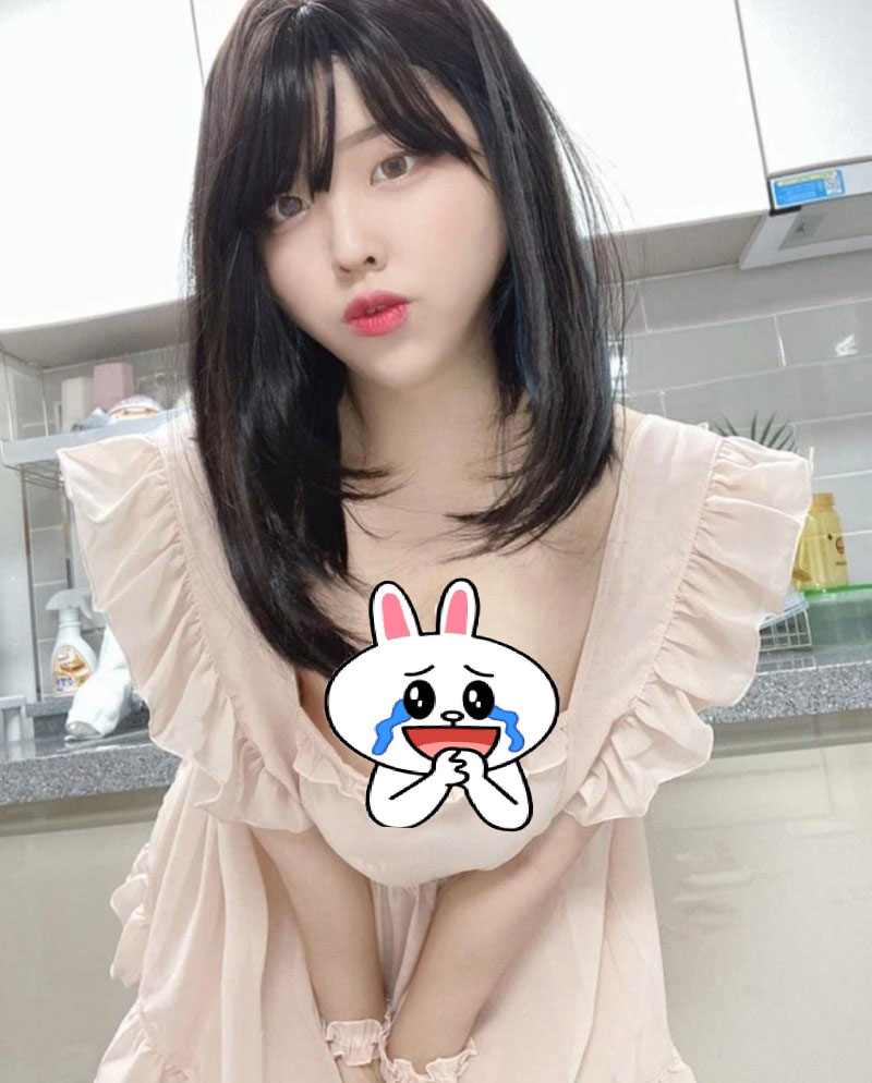 Hana Song - Nữ streamer sexy vòng 1 tràn màn hình