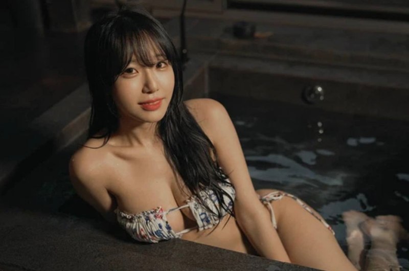 Nữ streamer sexy Su-ryun vòng 1 khủng trong bộ bikini