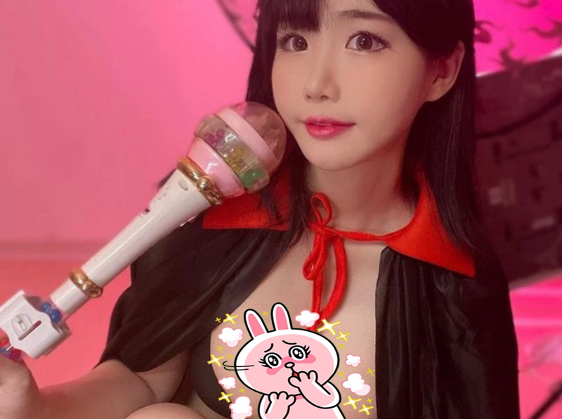 Sốc với nữ streamer show hàng khoe thân 100% ngay trên sóng Eddyrin nữ streamer show hàng khoe đôi gò bồng