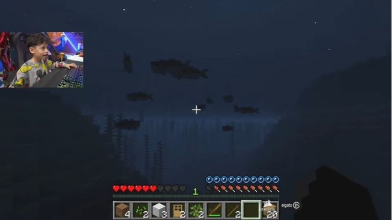 Tùng Sói chơi Minecraft rất thành thạo