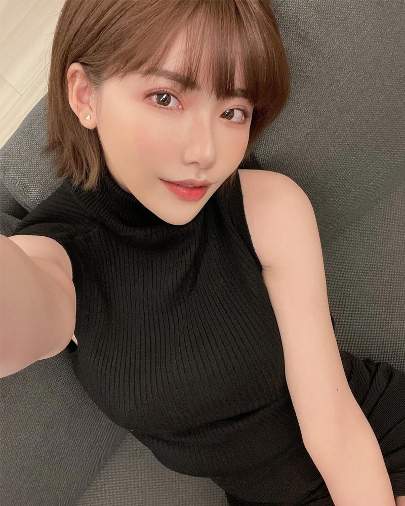 Sướng như fan Eimi Fukada được úp mặt vào tâm hồn to tròn 4