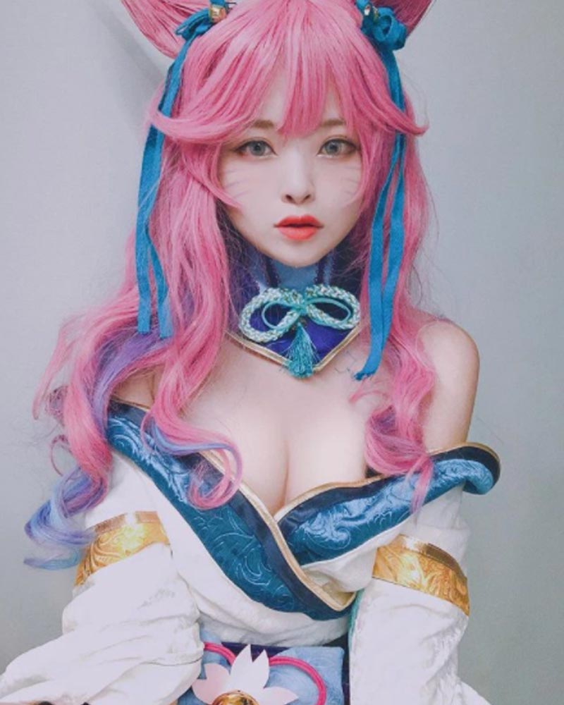 Misha còn là một cosplayer xinh đẹp