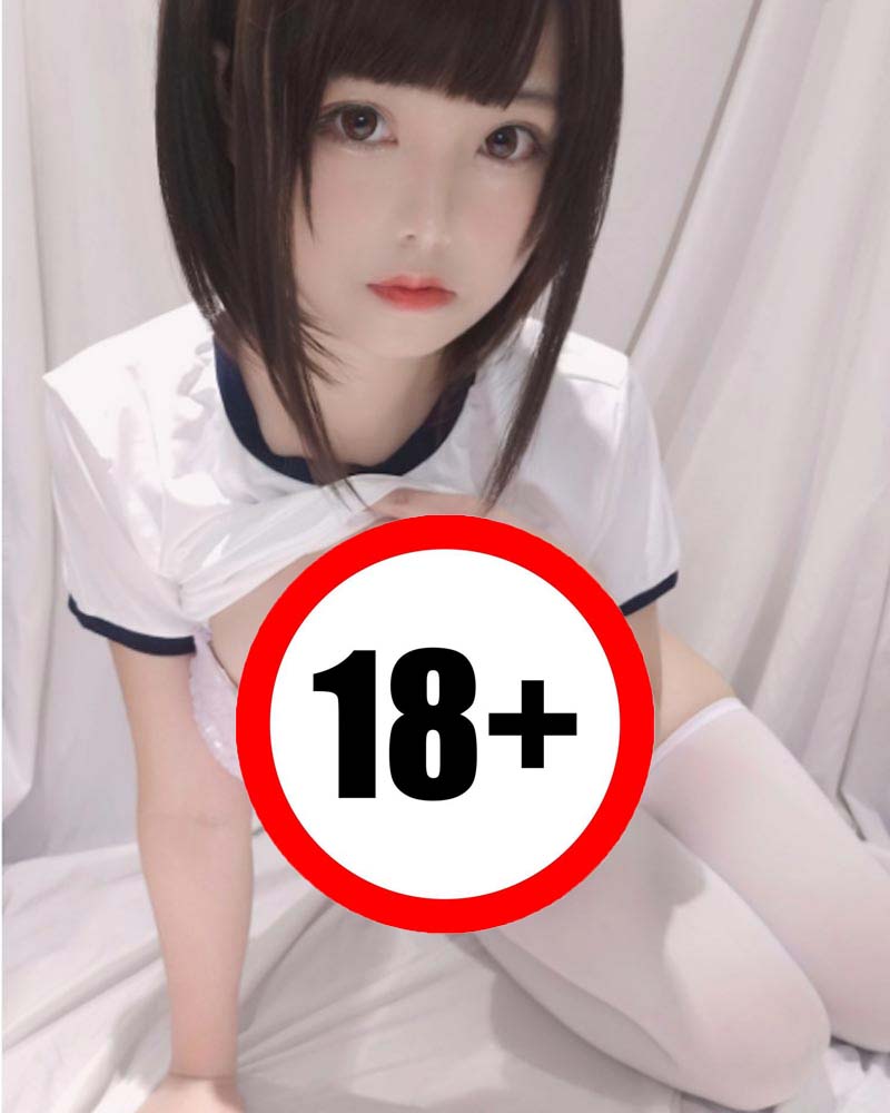 Hot girl Trung Quốc gây tranh cãi khi chụp ảnh 18+ với đồng phục học sinh