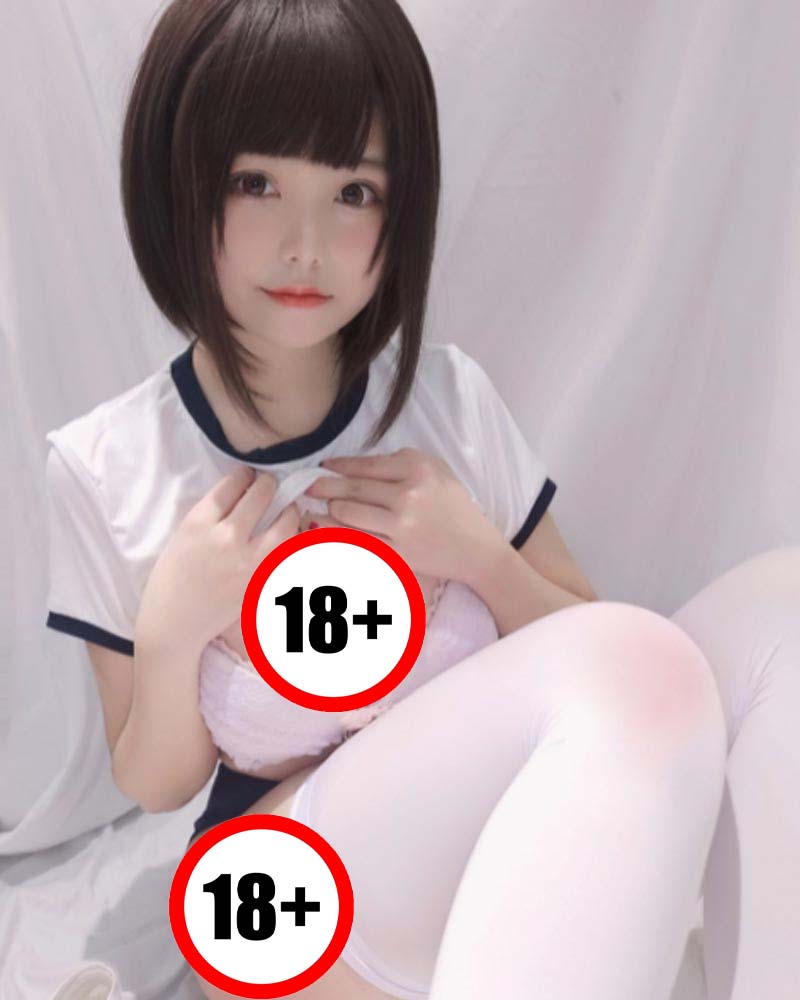Hot girl Trung Quốc gây tranh cãi khi chụp ảnh 18+ với đồng phục học sinh