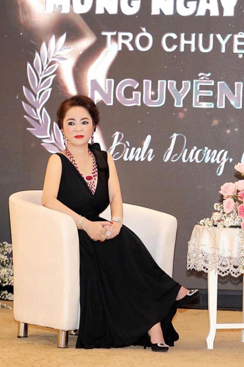 Chân dung bà Nguyễn Phương Hằng