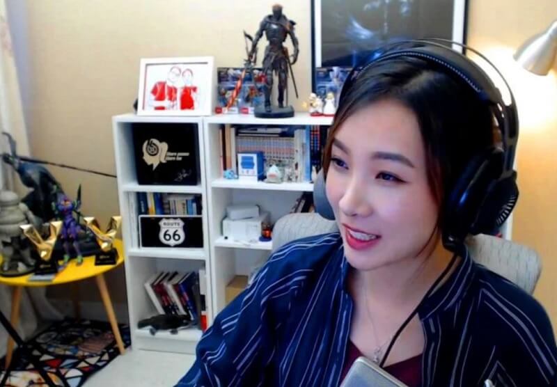 Thạch Duyệt - nữ streamer có bằng Thạc sĩ