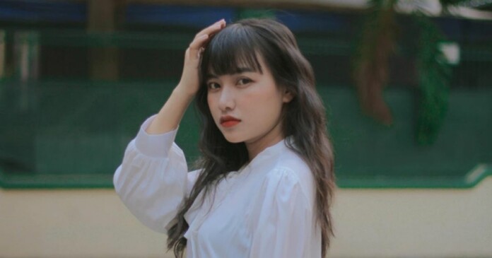 nu-streamer-zyzy-che-dong-doi-mat-nao-6 Nữ streamer ZyZy chê đồng đội