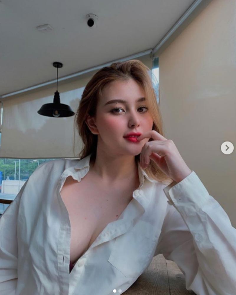 Sunna diện váy sexy mặc như không mặc lấp ló chỗ nhạy cảm 6