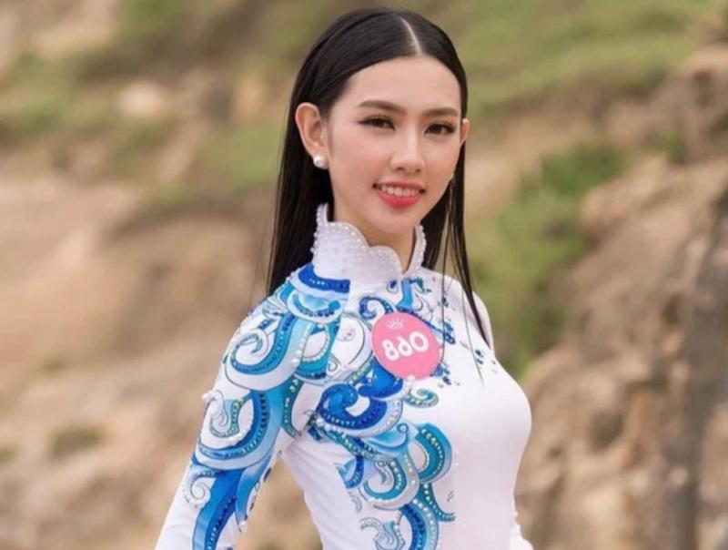 Thuỳ Tiên nhận giải thưởng Người đẹp Nhân ái vào năm 2018