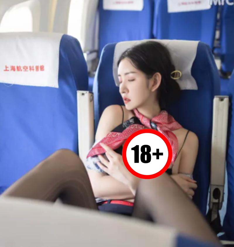 Hot girl XIUREN khiến fan tưởng đang xem JAV vì bộ ảnh 18+ trong concept tiếp viên hàng không