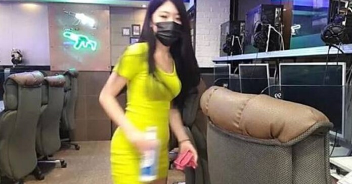 Streamer hot girl bị fan gài hàng, tin đồn “lên giường với fan nam” lan xa Streamer hot girl bị fan gài hàng, tin đồn “lên giường với fan nam” lan xa
