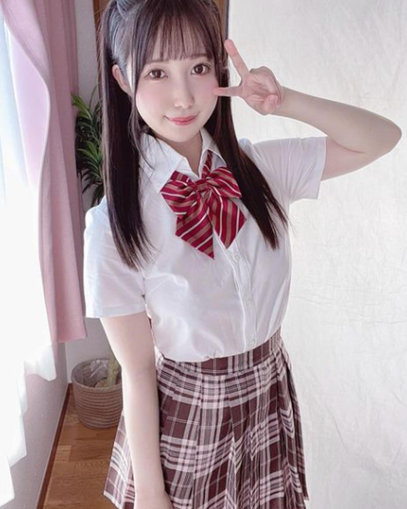 Himari Asada hot girl 18+ có chiều cao lùn nhất lịch sử 2