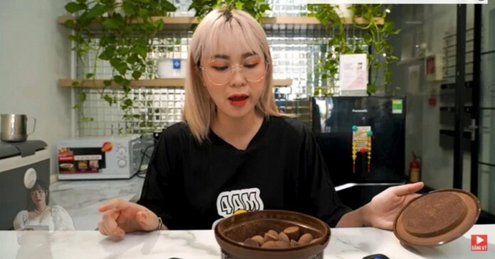 mis-thy-du-trend-food-challenge-tiet-lo-mon-an-khao-khat-thuo-ngheo-kho-1 Trend food challenge, MisThy tiết lộ món ăn thuở nghèo khó