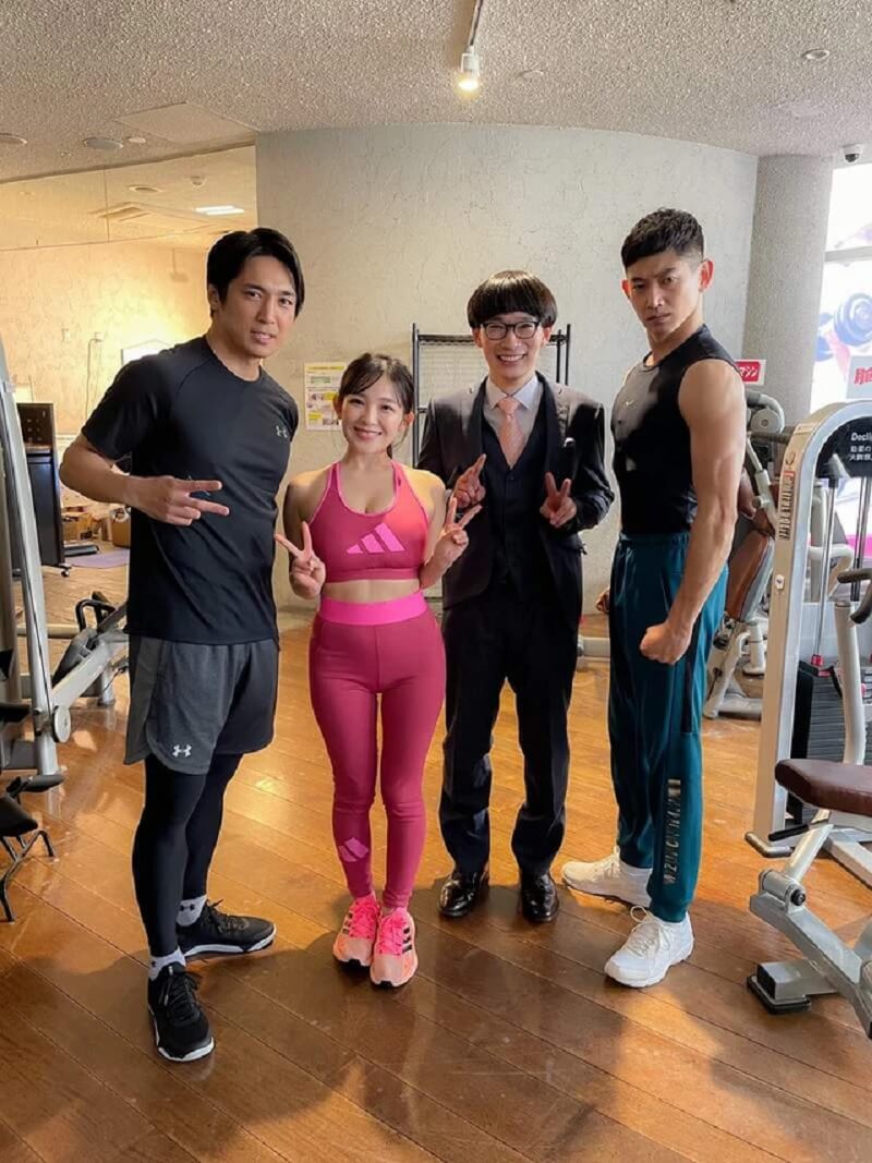 Gái xinh Nhật Bản đi tập gym
