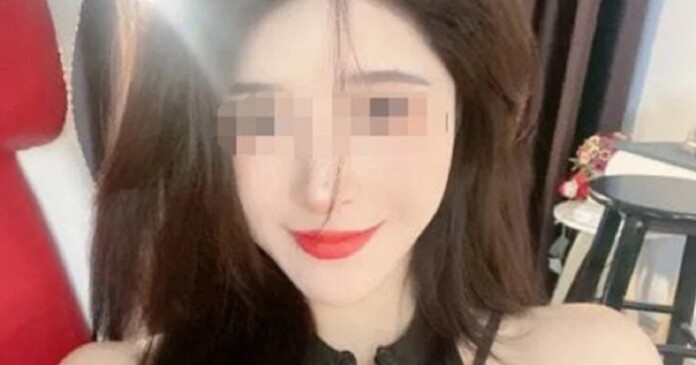 Nữ streamer nhảy sexy rồi cởi đồ trên sóng, số cực hên khi không bị bay kênh Nữ streamer nhảy sexy rồi cởi đồ trên sóng, số cực hên khi không bị bay kênh