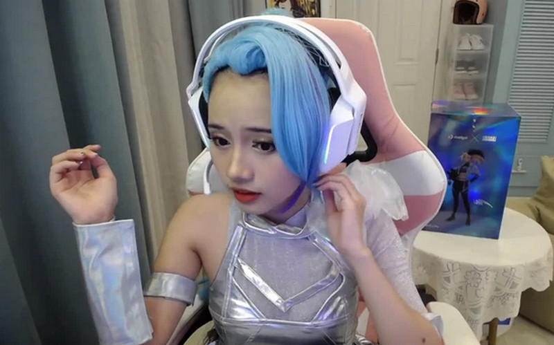 Streamer mất điểm khi tích cực cải thiện nhưng lại quá “lố”