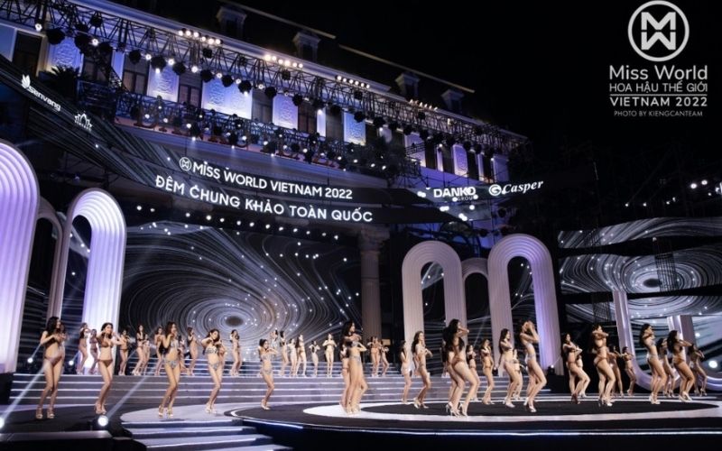 Màn đồng diễn bikini Miss World VN 2022 diễn ra trên nền nhạc sôi động