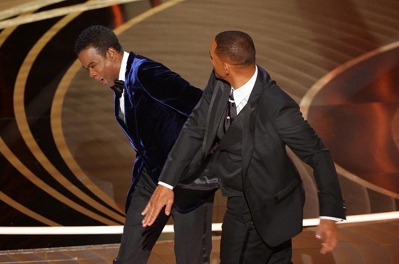 Will Smith rời Viện Hàn Lâm, bị các hãng phim quay lưng