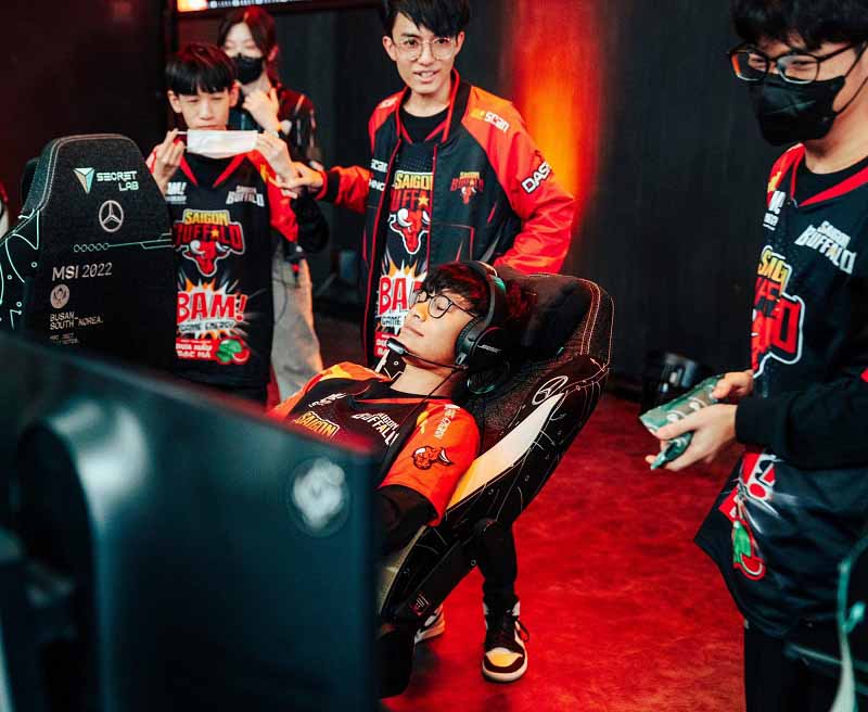 MSI 2022: SGB tạo ra chấn đống khi hạ gục G2 Esports