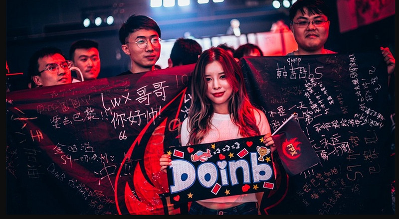 Doinb announces the couple are ready for a baby after receiving MVP Week 2 LPL Summer 2022