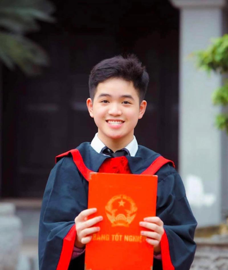 Nguyễn Bá Gia Vinh là học sinh lớp 9C1 trường THCS Archimedes