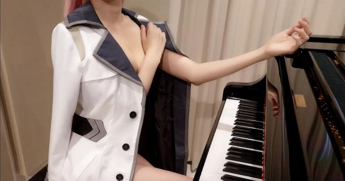 Pan Piano và top ảnh cosplay xuýt lộ hàng khiến người xem không thể ngừng cảm thán “nhạc này mlem quá”