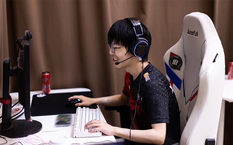 Game thủ Park Woo-tae sẽ phải cạnh tranh gắt gao vị trí của FPX xiaolaohu.